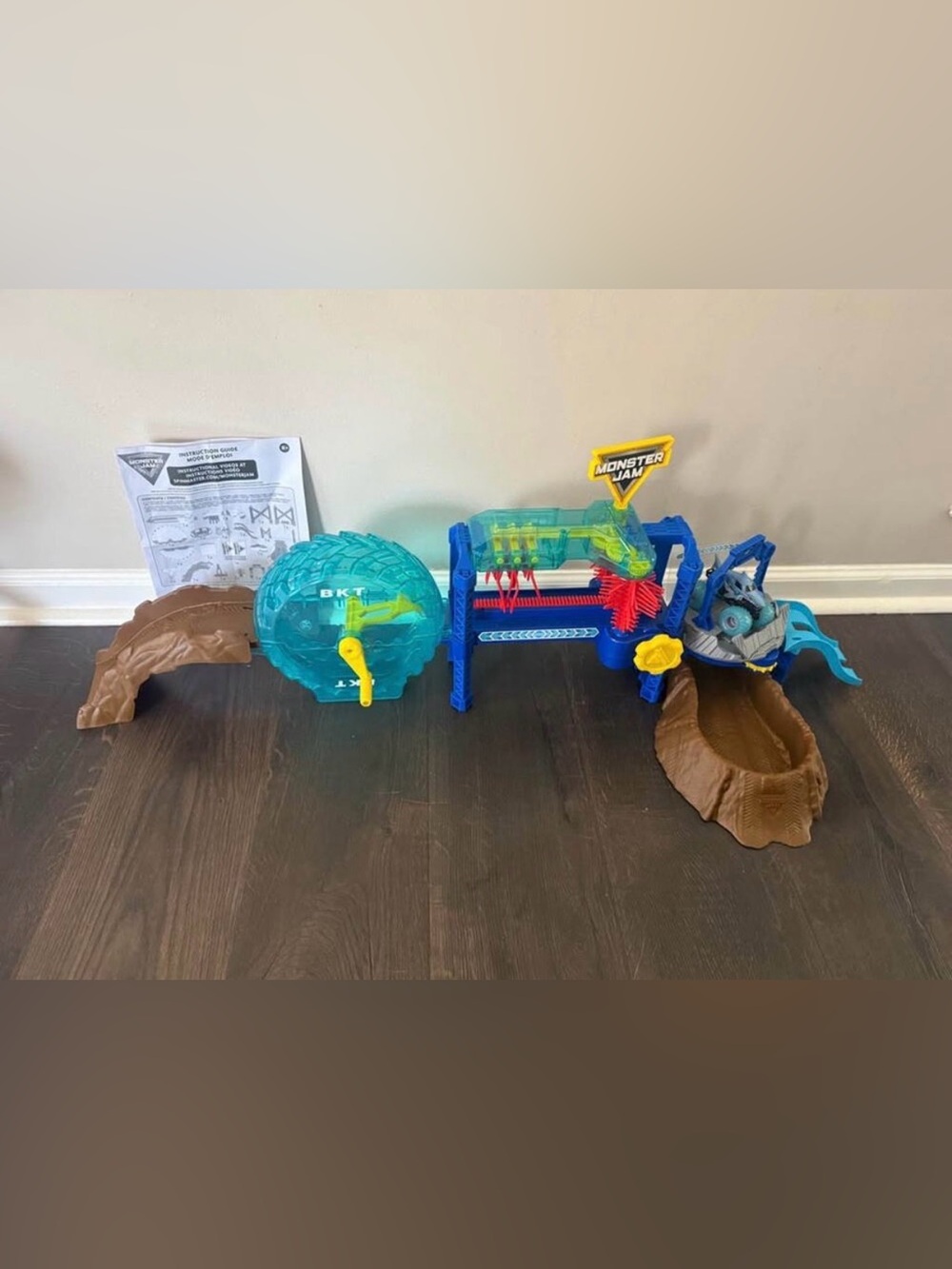 Monster Jam Megalodon Monster Wash Playset 🦈🚙🫧